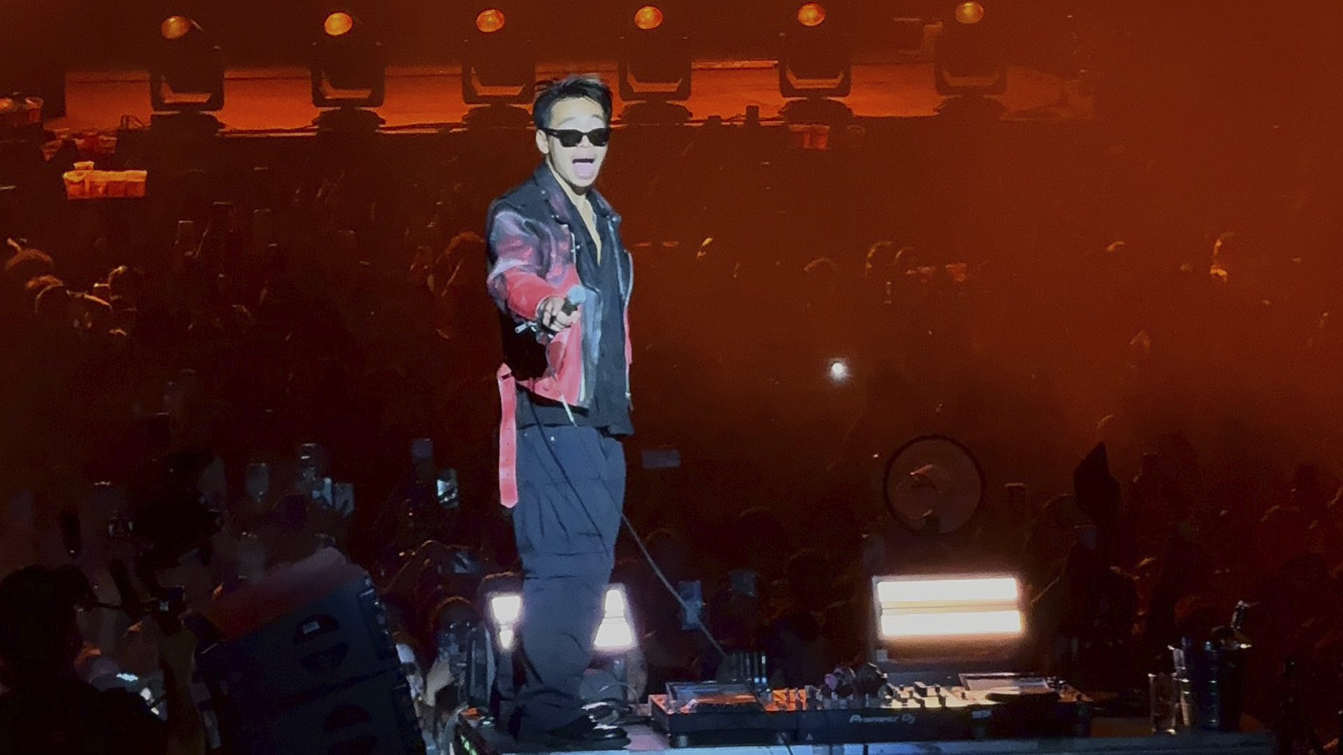 ZHU se pone detrás de la cámara con 24 Hours of Grace