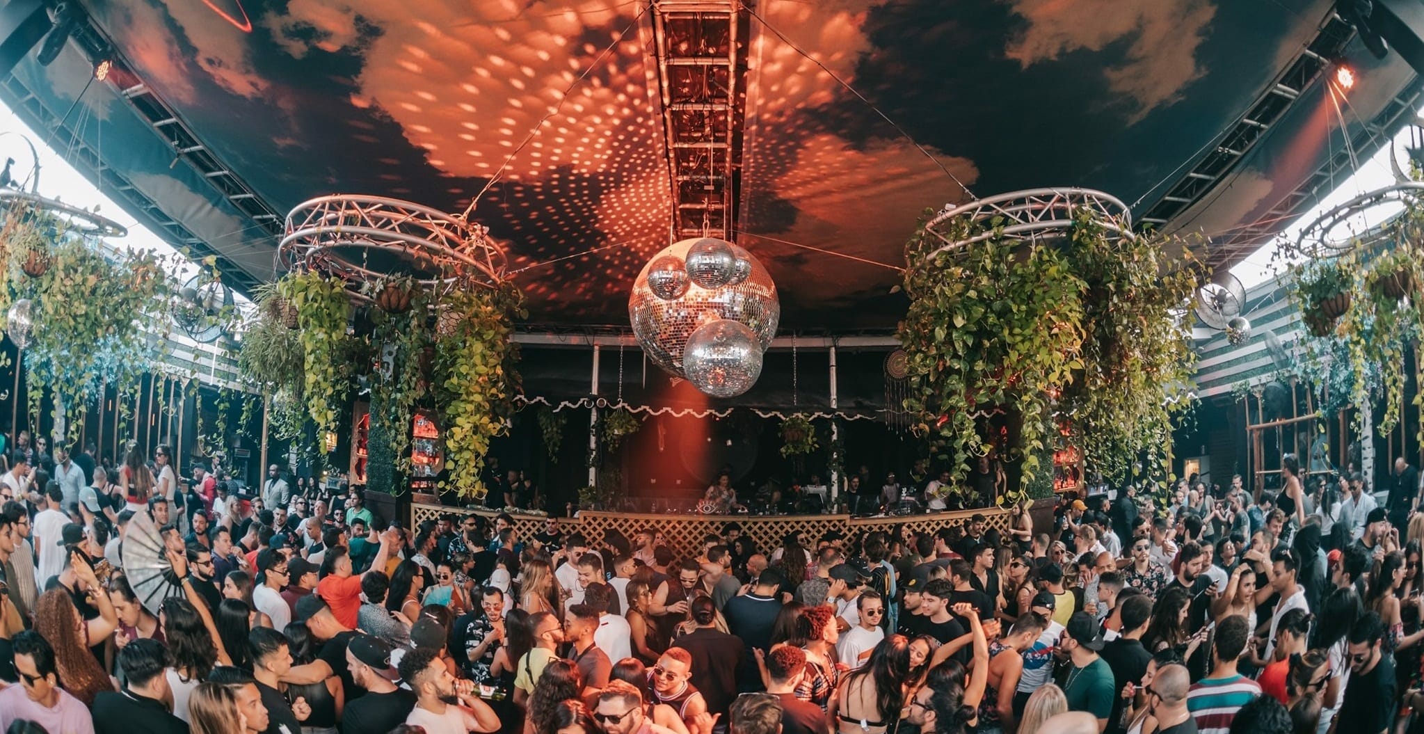 Club Space: El corazón de la noche en el Race Weekend de Miami 2025