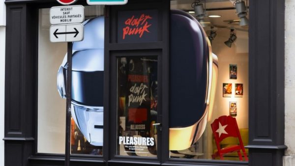 Daft Punk y PLEASURES lanzan pop-up en CDMX, Los Ángeles y París.