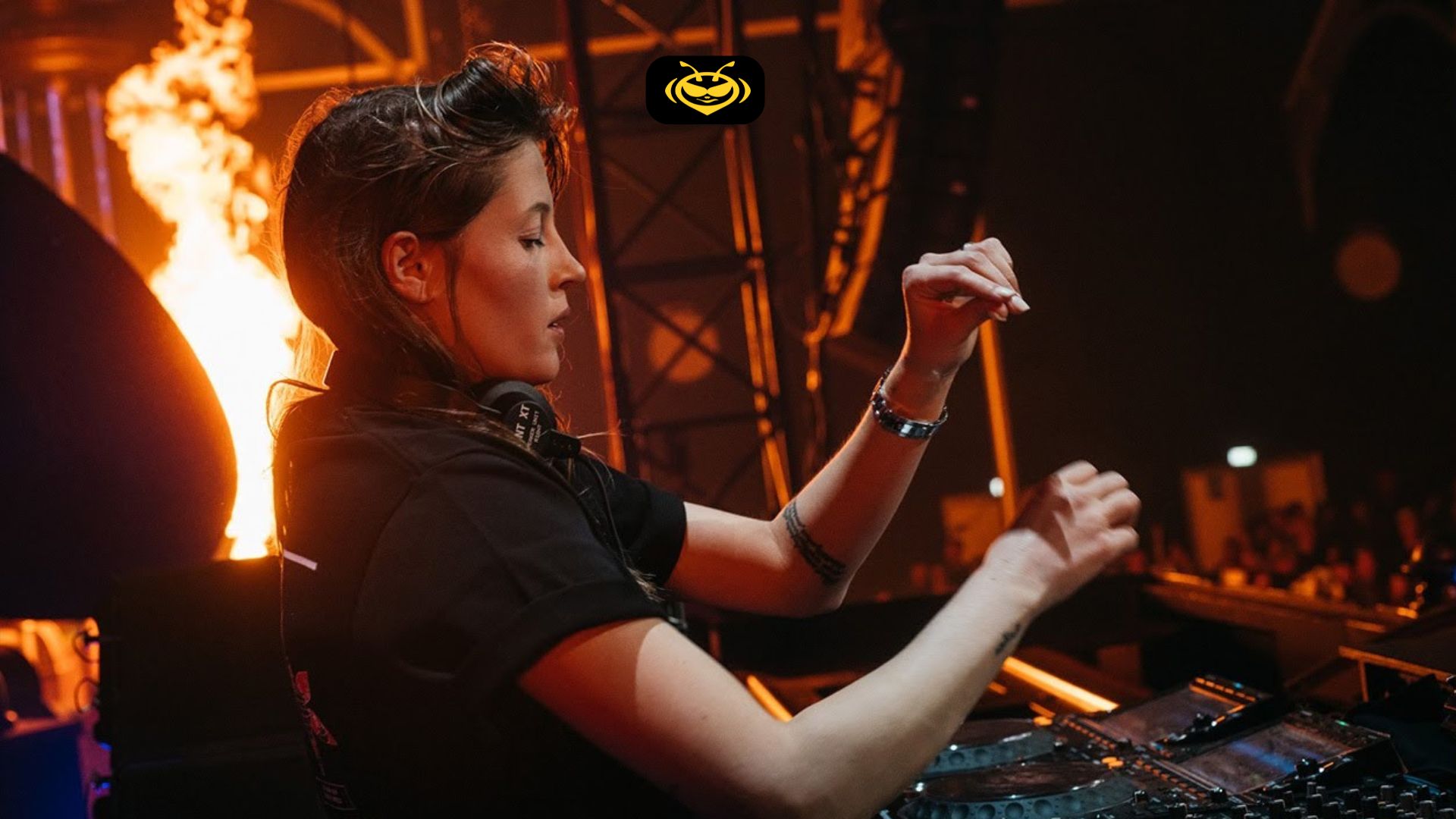 Charlotte de Witte en Tomorrowland 2025: abrirá y cerrará el Mainstage el mismo día