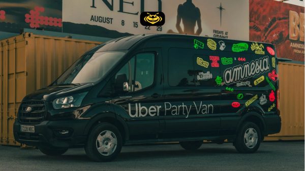 Party Van: Uber y Amnesia convierten el trayecto en fiesta en Ibiza